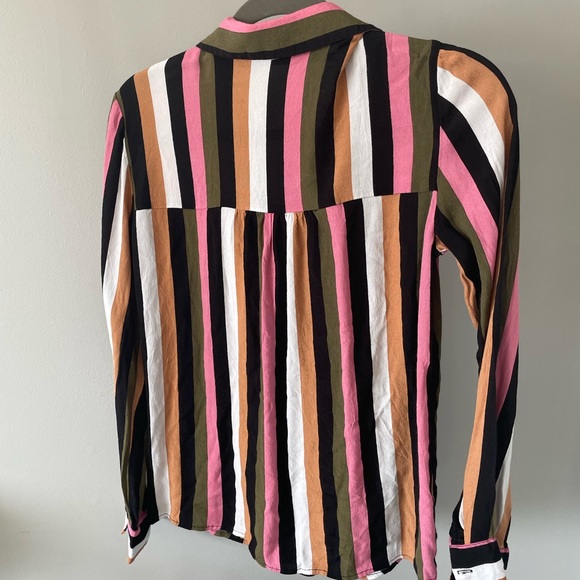 Vintage Style Button Up- Dynamite - Picture 3 of 3